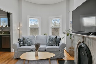 219 W Newton St, Unit 4 in Boston, MA - Building Photo - Building Photo