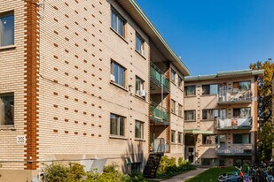 2125 Grand Blvd in Montréal, QC - Building Photo