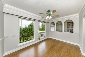 15398-15328 28 Ave in Surrey, BC - Building Photo - Building Photo