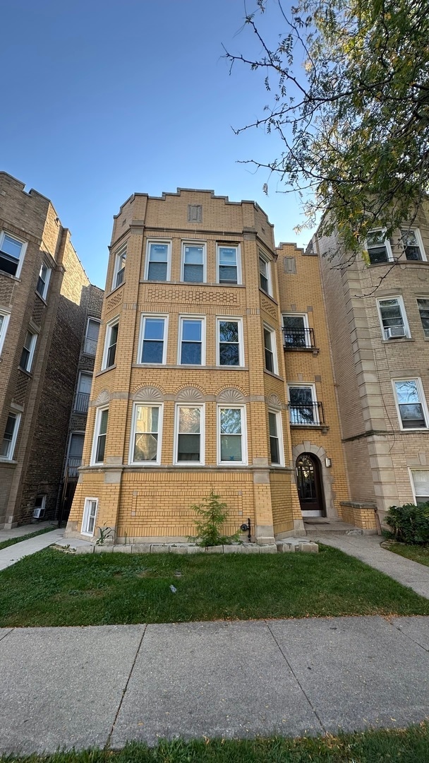 property at 6207 N Talman Ave