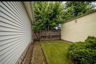 4680 E 85th St in Garfield Heights, OH - Foto de edificio - Building Photo