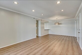 5700 S 900 E in Murray, UT - Building Photo - Building Photo