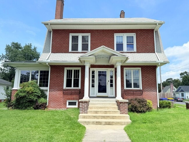 property at 302 Pennsylvania Ave