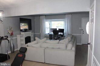 2851 Bowes Ln in Woodbridge, VA - Building Photo - Building Photo