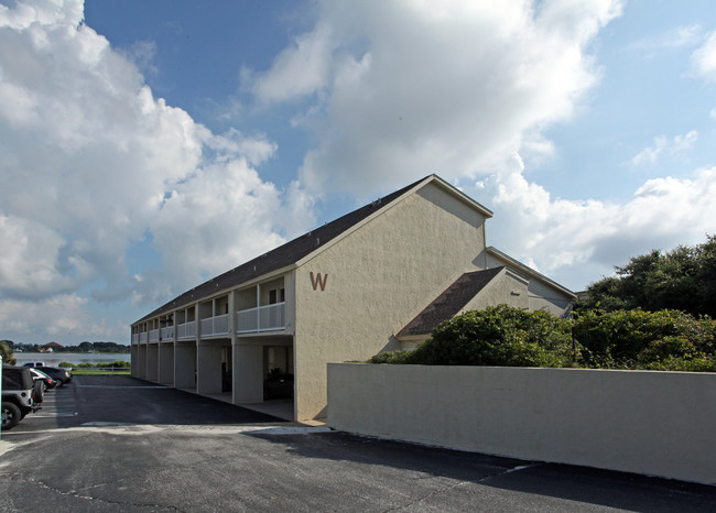 Sand Dollar in Gulf Breeze, FL - Foto de edificio - Building Photo