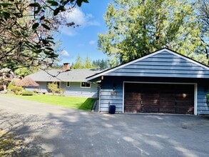 3211 SE Kamilche Point Rd in Shelton, WA - Building Photo - Building Photo
