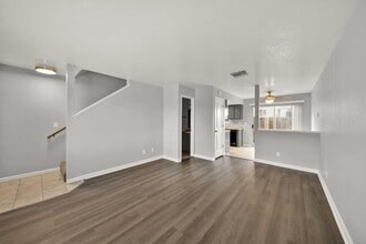 Heather Ridge Apartments in Redding, CA - Foto de edificio - Building Photo