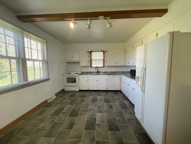 162 Oak Grove Dr in Madison Heights, VA - Building Photo - Building Photo