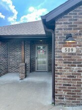 509 White Oak St in Gentry, AR - Building Photo - Building Photo