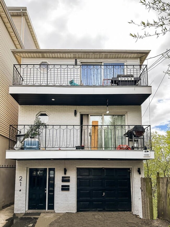 property at 21 Floyd St