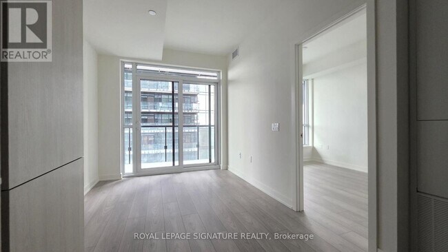 120 Broadway Ave in Toronto, ON - Building Photo - Building Photo