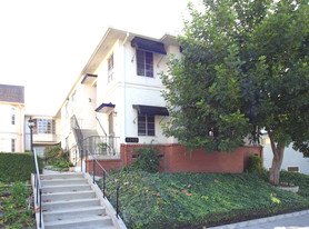 1212 N Brand Blvd Apartamentos