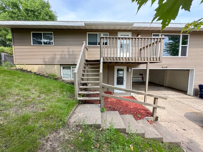 1118 Stuhr Ct in Onalaska, WI - Foto de edificio - Building Photo