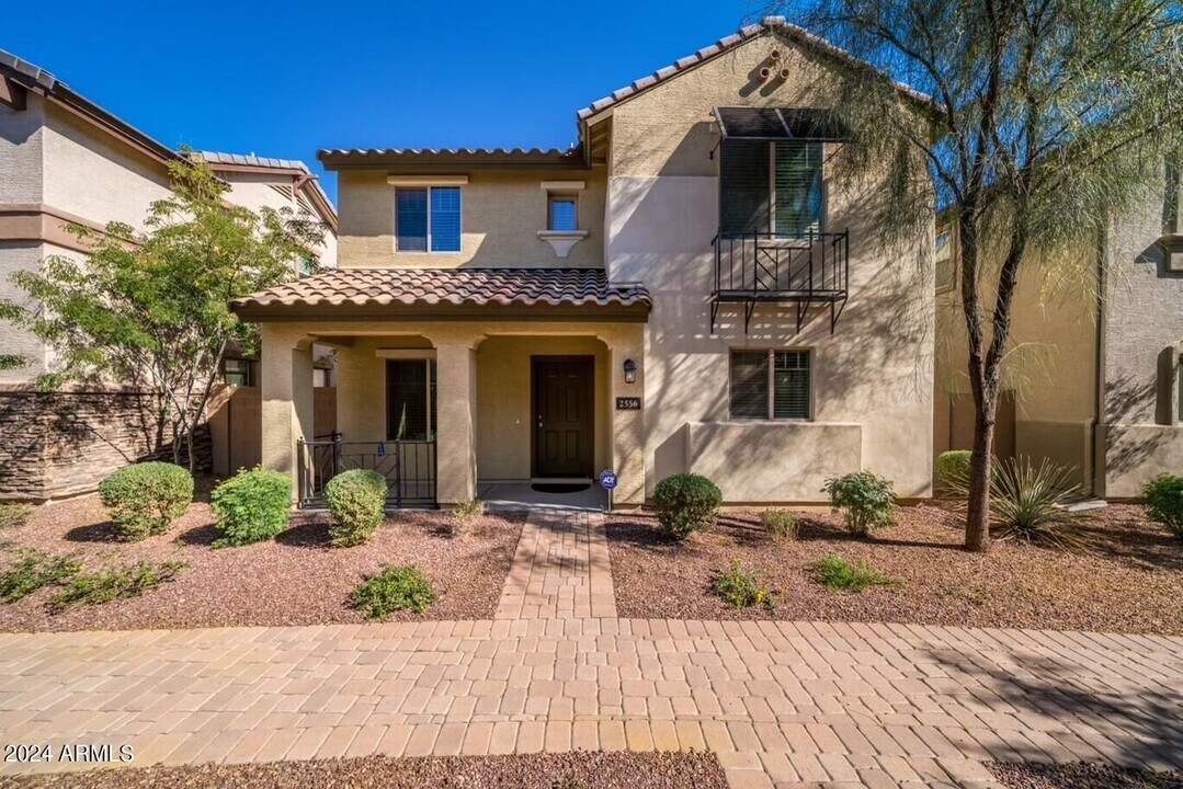 2556 E Boston St in Gilbert, AZ - Building Photo