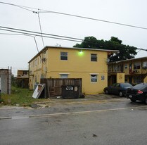 1259-1279 NW 58th Ter in Miami, FL - Building Photo