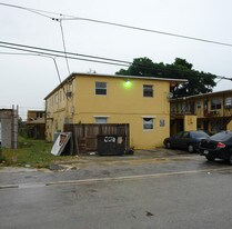 1259-1279 NW 58th Ter Apartamentos