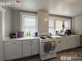 1711 Commonwealth Ave in Boston, MA - Building Photo