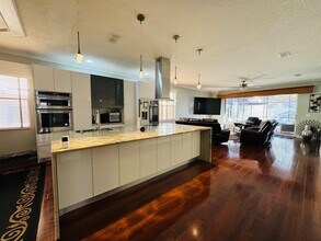 11745 Via Lucerna Cir in Windermere, FL - Foto de edificio - Building Photo