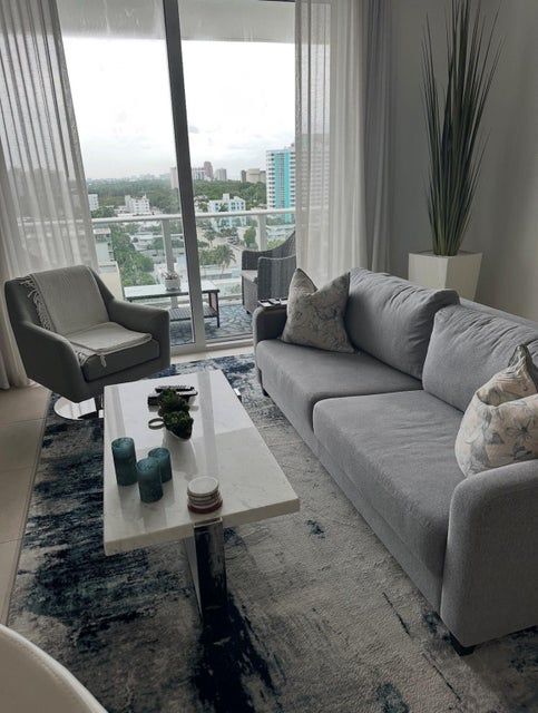 401 N Birch Rd in Fort Lauderdale, FL - Foto de edificio - Building Photo