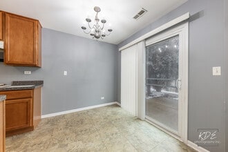 603 Conservatory Ln in Aurora, IL - Building Photo - Building Photo