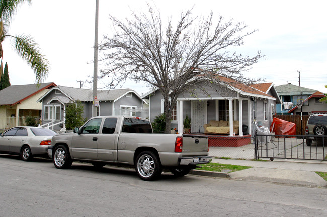 1414-1424 Peterson Ave in Long Beach, CA - Foto de edificio - Building Photo