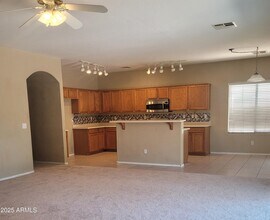 1281 E Hampton Ln in Gilbert, AZ - Foto de edificio - Building Photo