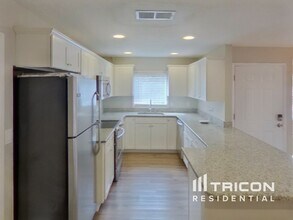 1091 Gantt Ave in Sarasota, FL - Building Photo - Building Photo