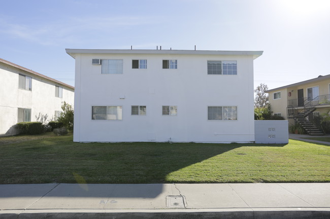 9602 Madison Cor in Westminster, CA - Foto de edificio - Building Photo