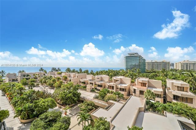 201 Crandon Blvd, Unit 402 in Key Biscayne, FL - Foto de edificio