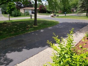 24694 Creekside Dr in Farmington Hills, MI - Building Photo - Building Photo