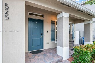 525 NE 6th Pl in Florida City, FL - Building Photo - Building Photo