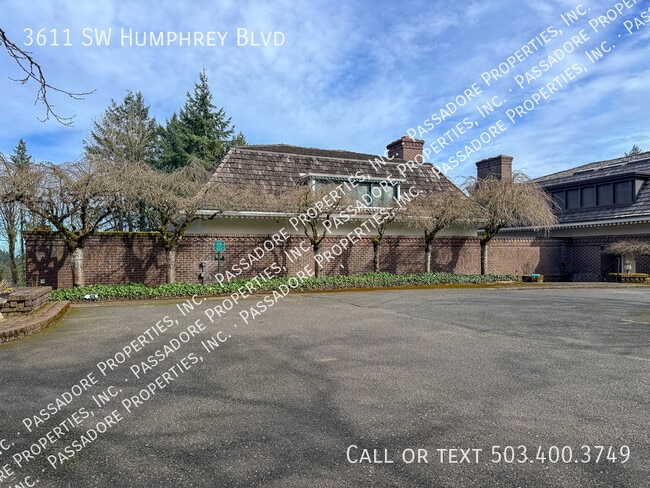 property at 3611 SW Humphrey Blvd