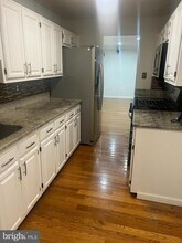 14432 Four Chimney Dr in Centreville, VA - Foto de edificio - Building Photo