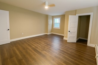 466 S Main St in Phillipsburg, NJ - Foto de edificio - Building Photo