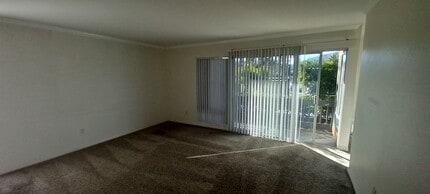17087 W Bernardo Dr, Unit 101 in San Diego, CA - Foto de edificio - Building Photo
