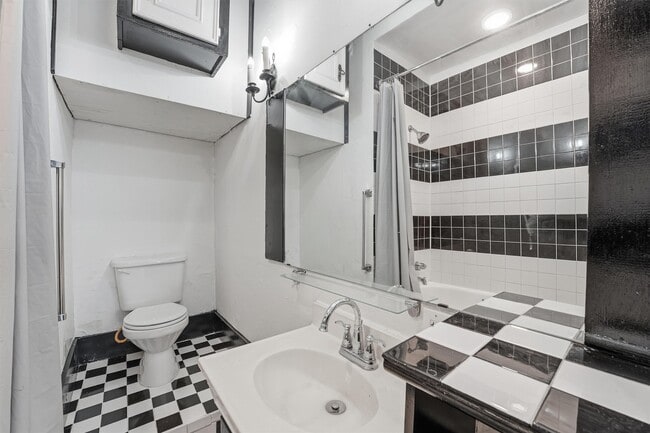 property at 5313 Palmetto St