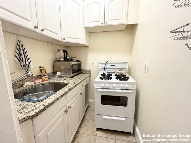 property at 39 Hemenway St
