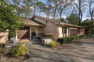 614 Saddlewood Ln in Houston, TX - Foto de edificio - Building Photo