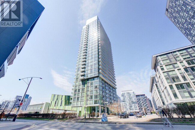 170-170 Fort York Blvd in Toronto, ON - Building Photo - Building Photo