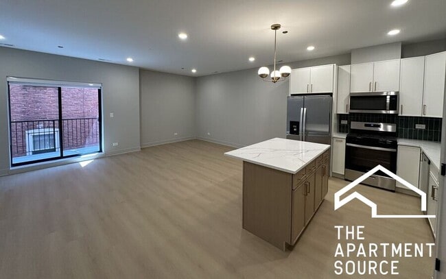 4104 N Sheridan Rd, Unit 402