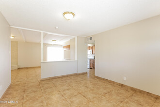 5807 W Osborn Rd in Phoenix, AZ - Building Photo - Building Photo