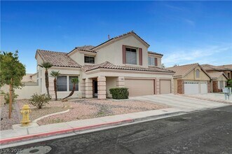2701 Copper Cove Dr in Henderson, NV - Building Photo - Building Photo