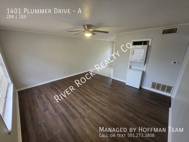 1401 Plummer St in Jacksonville, AR - Foto de edificio - Building Photo