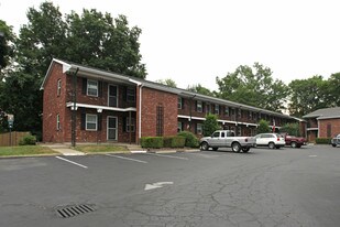 Gaslight Square Apartments in New Albany, IN - Building Photo