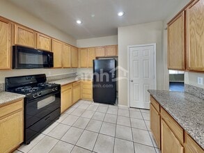 4005 China Cloud Dr in North Las Vegas, NV - Foto de edificio - Building Photo