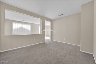 8661 Rowland Bluff Ave in Las Vegas, NV - Building Photo - Building Photo