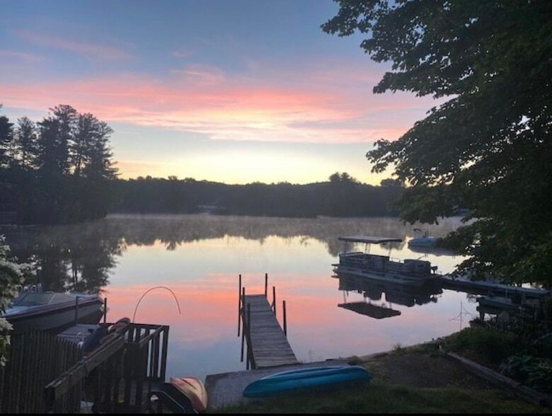 15 Shore Dr in Salem, NH - Foto de edificio