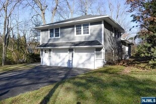 58 Oxford Pl in Glen Rock, NJ - Building Photo