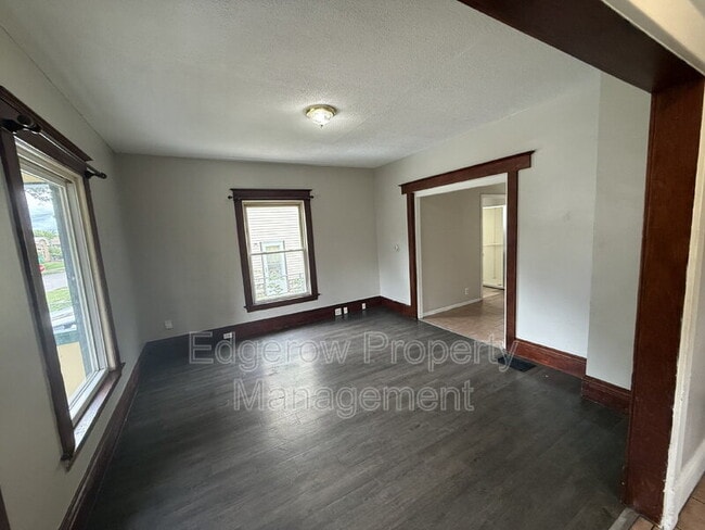 915 Neland Ave SE in Grand Rapids, MI - Building Photo - Building Photo
