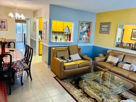 137 Bedford F in West Palm Beach, FL - Building Photo